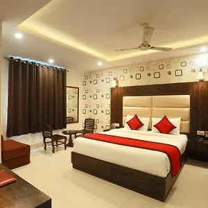 oaks-plaza-inn.hotelsdelhi.org/